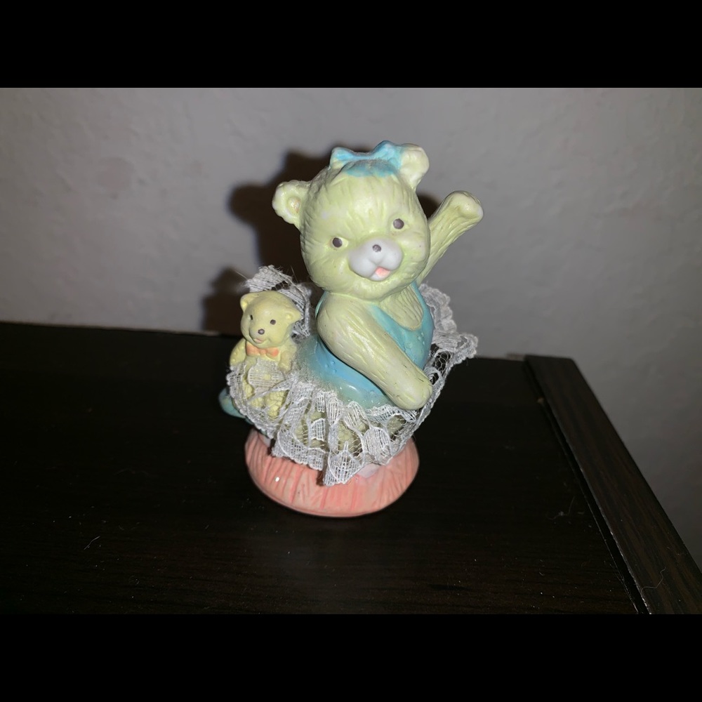 1995 Dancing mom+baby bear